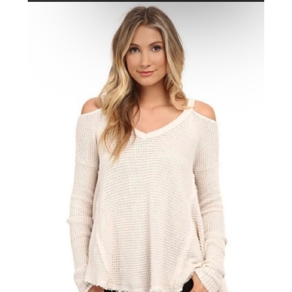 Free People  Cold Shoulder Honeycomb Knit Fringed off white sz m boho bohemian